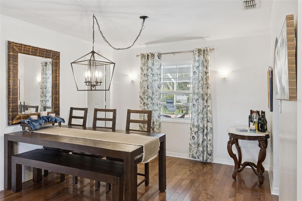 En Venta: $485,000 (4 camas, 2 baños, 2103 Pies cuadrados)