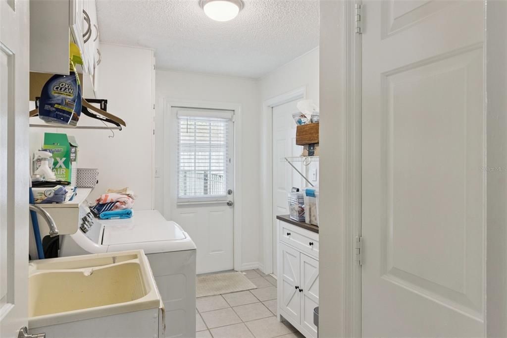 En Venta: $485,000 (4 camas, 2 baños, 2103 Pies cuadrados)