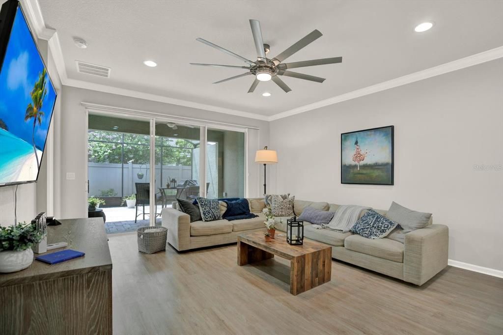 For Sale: $374,900 (3 beds, 2 baths, 1658 Square Feet)