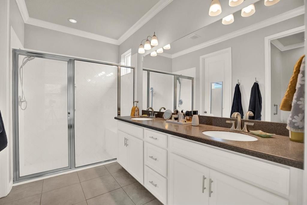 For Sale: $374,900 (3 beds, 2 baths, 1658 Square Feet)