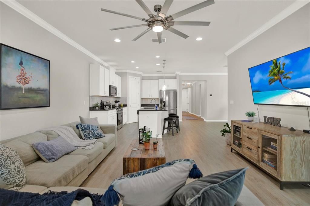 For Sale: $374,900 (3 beds, 2 baths, 1658 Square Feet)