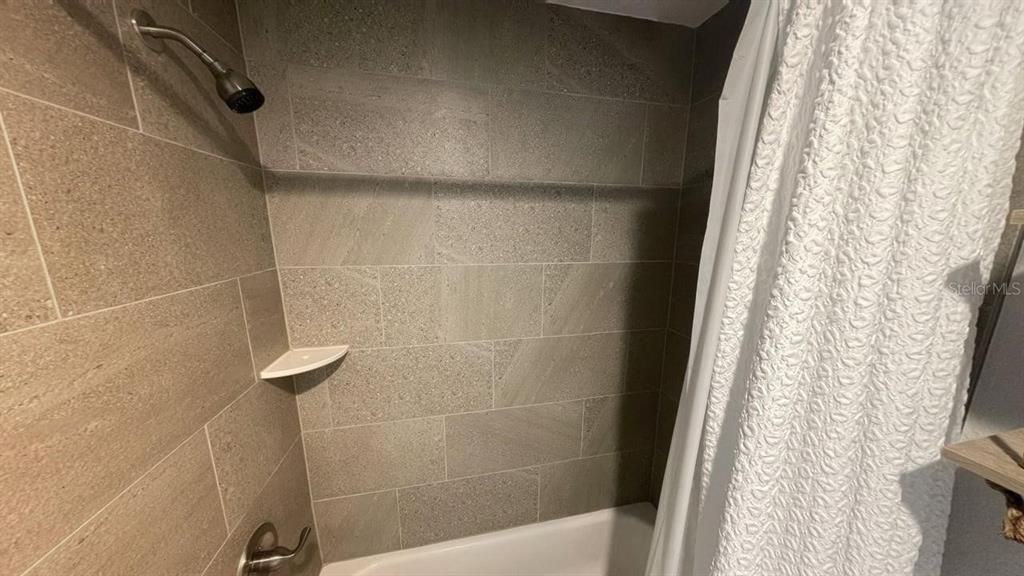 For Rent: $1,900 (3 beds, 2 baths, 1008 Square Feet)