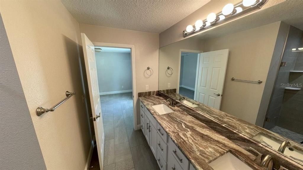 For Rent: $1,900 (3 beds, 2 baths, 1008 Square Feet)