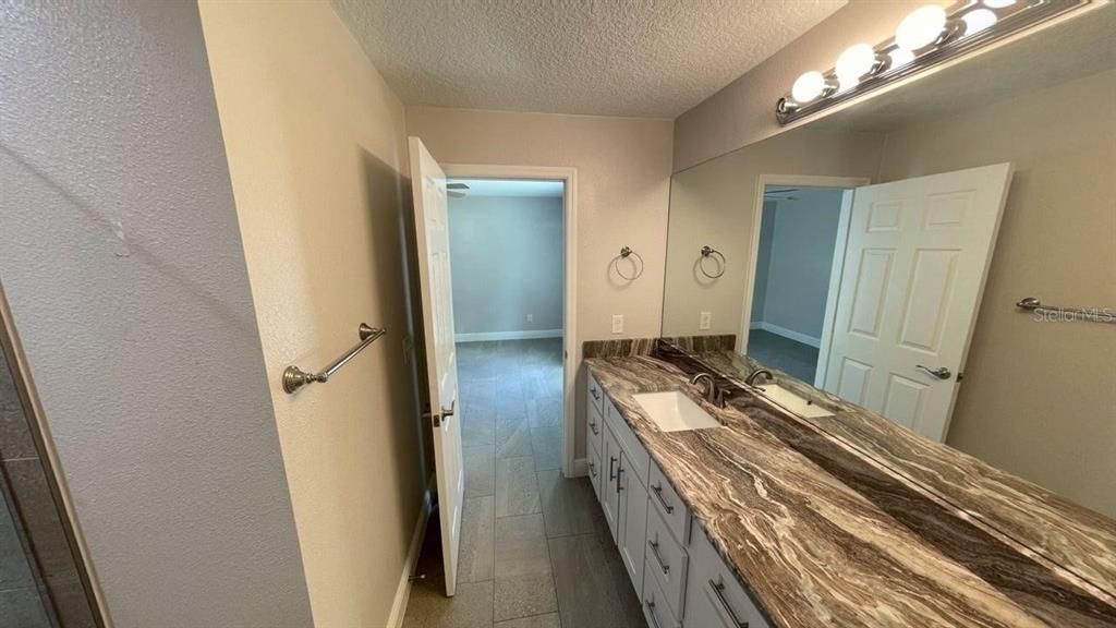 For Rent: $1,900 (3 beds, 2 baths, 1008 Square Feet)
