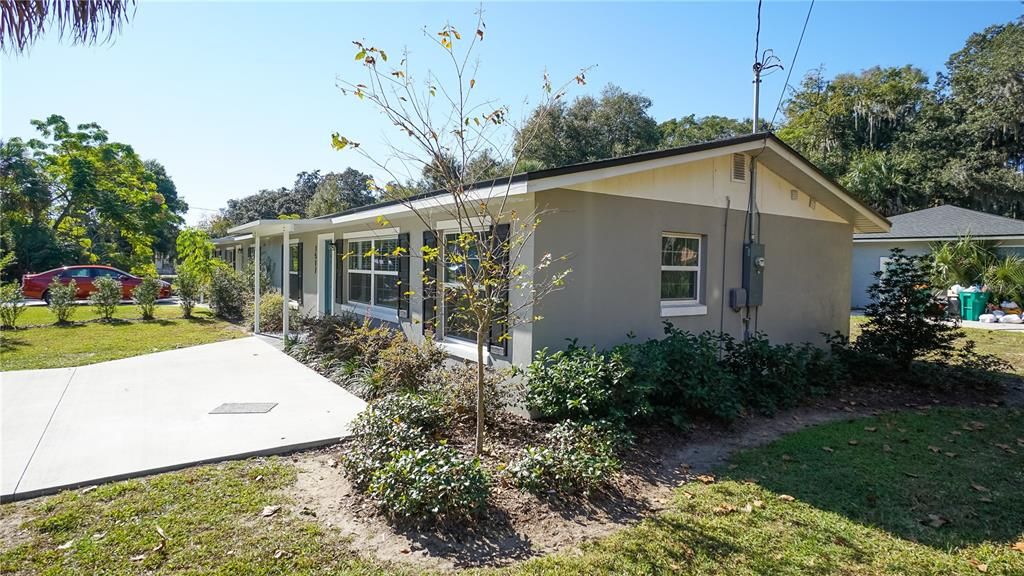 For Rent: $1,900 (3 beds, 2 baths, 1008 Square Feet)