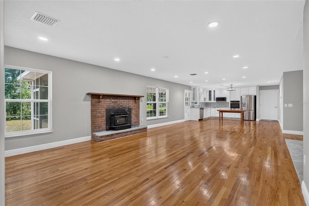En Venta: $698,000 (4 camas, 2 baños, 1829 Pies cuadrados)
