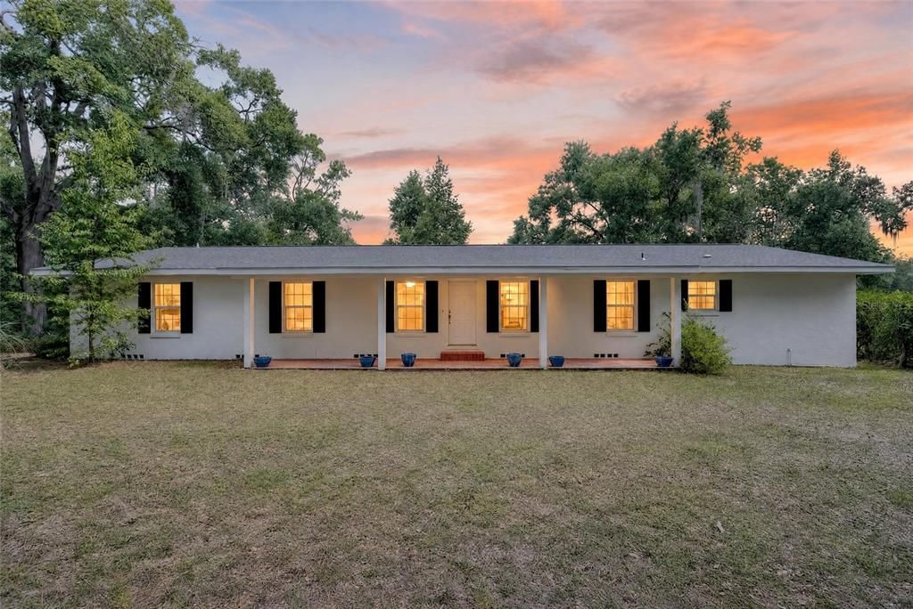 En Venta: $698,000 (4 camas, 2 baños, 1829 Pies cuadrados)