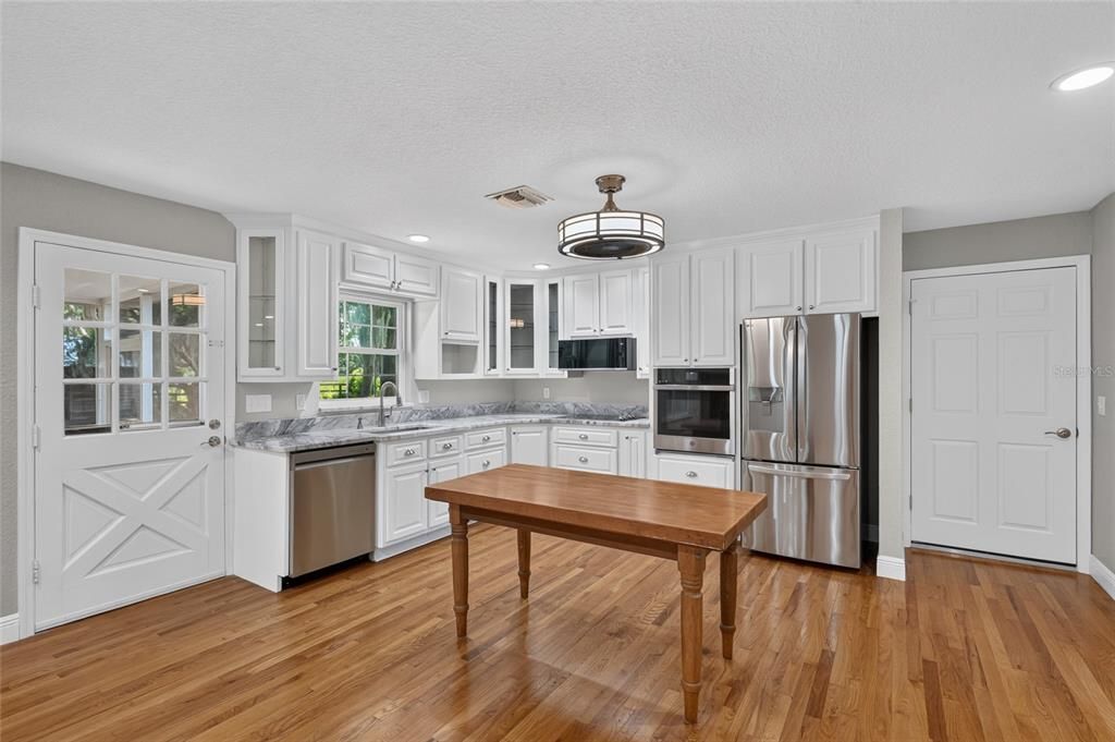 En Venta: $698,000 (4 camas, 2 baños, 1829 Pies cuadrados)