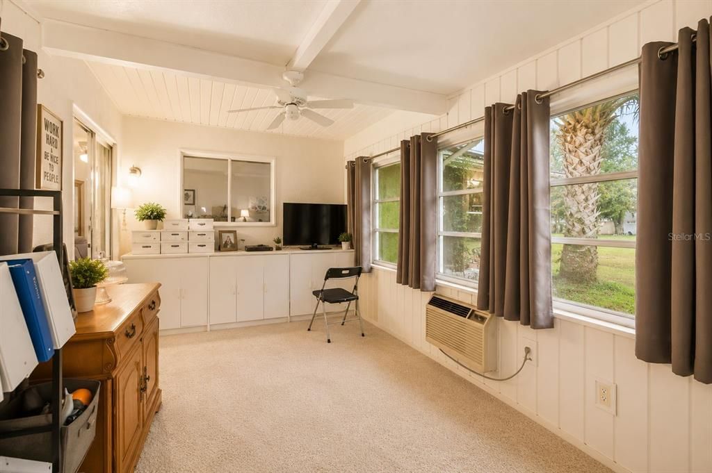 For Sale: $249,000 (3 beds, 2 baths, 1105 Square Feet)