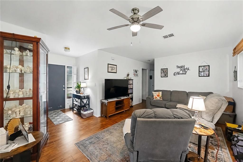 For Sale: $249,000 (3 beds, 2 baths, 1105 Square Feet)