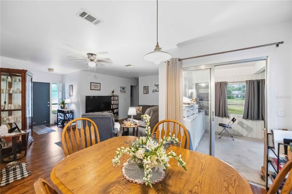 For Sale: $249,000 (3 beds, 2 baths, 1105 Square Feet)