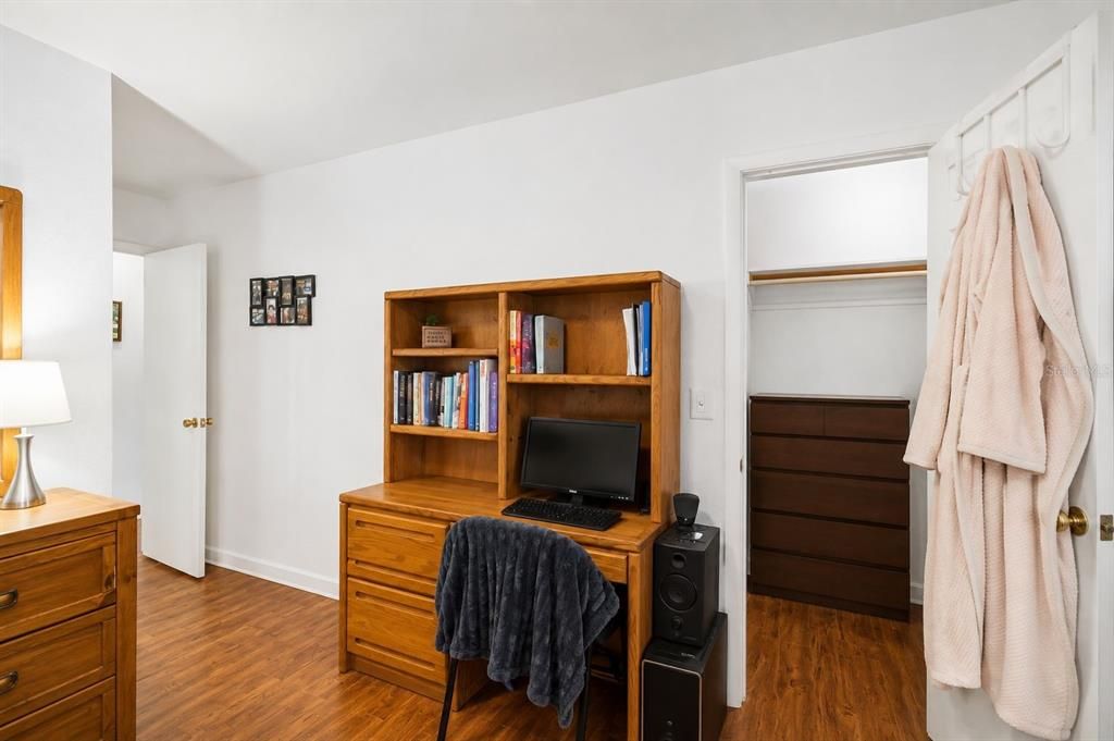 For Sale: $249,000 (3 beds, 2 baths, 1105 Square Feet)