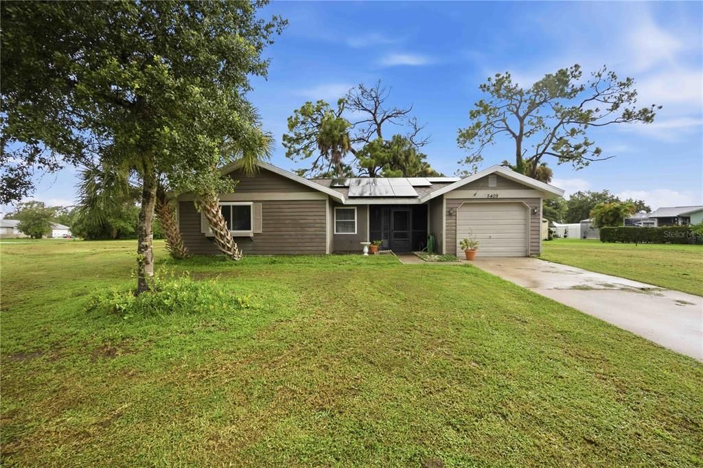 For Sale: $249,000 (3 beds, 2 baths, 1105 Square Feet)
