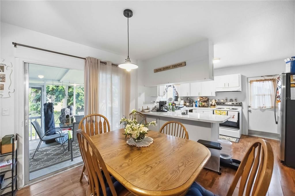 For Sale: $249,000 (3 beds, 2 baths, 1105 Square Feet)