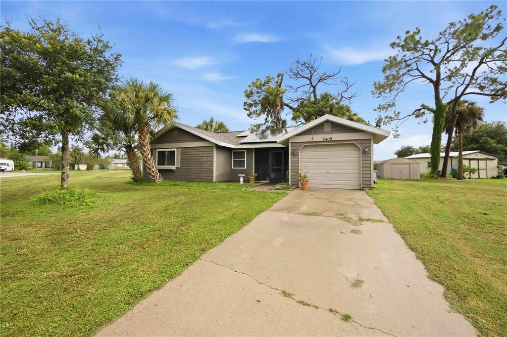 For Sale: $249,000 (3 beds, 2 baths, 1105 Square Feet)