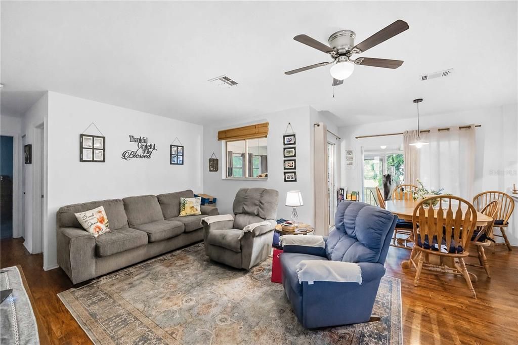 For Sale: $249,000 (3 beds, 2 baths, 1105 Square Feet)