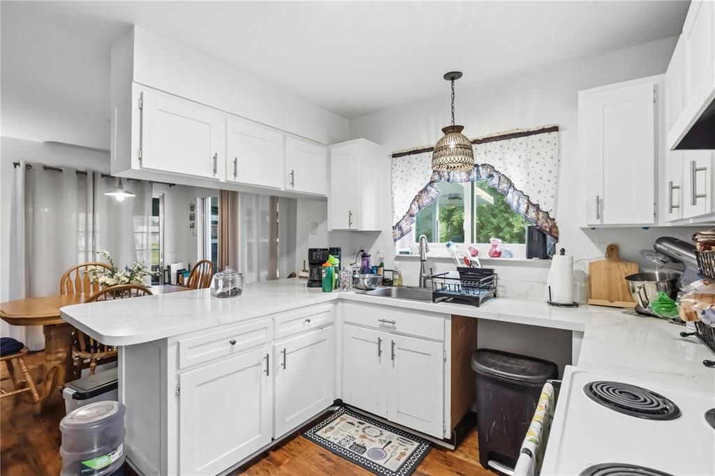 For Sale: $249,000 (3 beds, 2 baths, 1105 Square Feet)