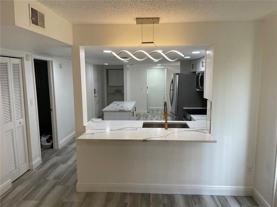 En Venta: $199,999 (2 camas, 2 baños, 1217 Pies cuadrados)