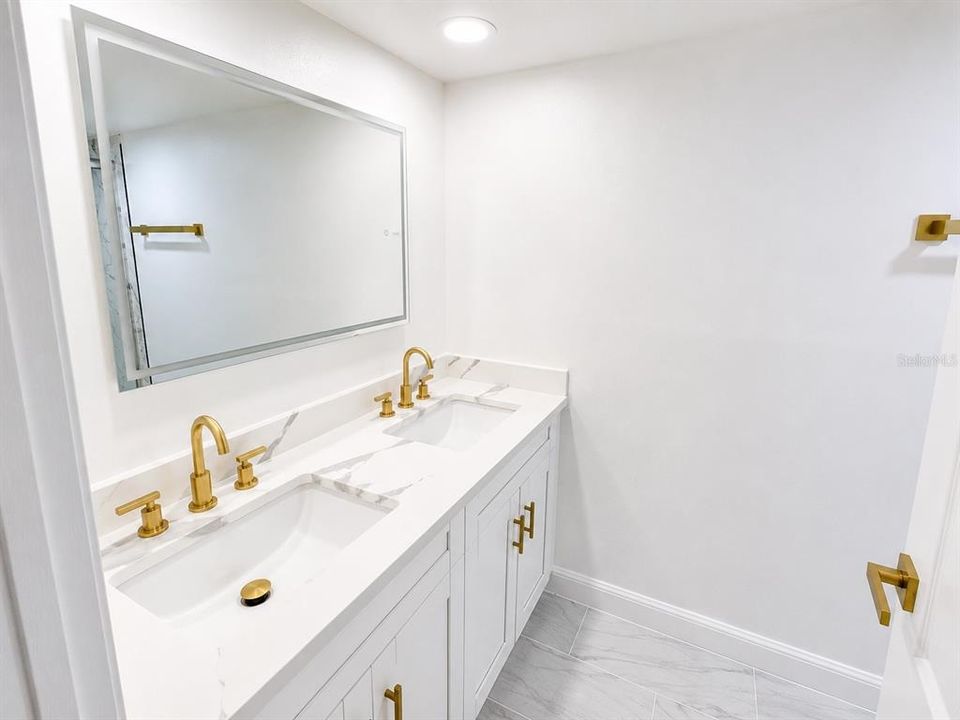 En Venta: $199,999 (2 camas, 2 baños, 1217 Pies cuadrados)