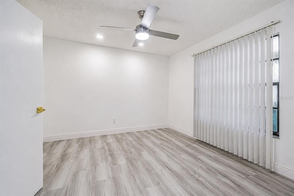 En Venta: $199,999 (2 camas, 2 baños, 1217 Pies cuadrados)