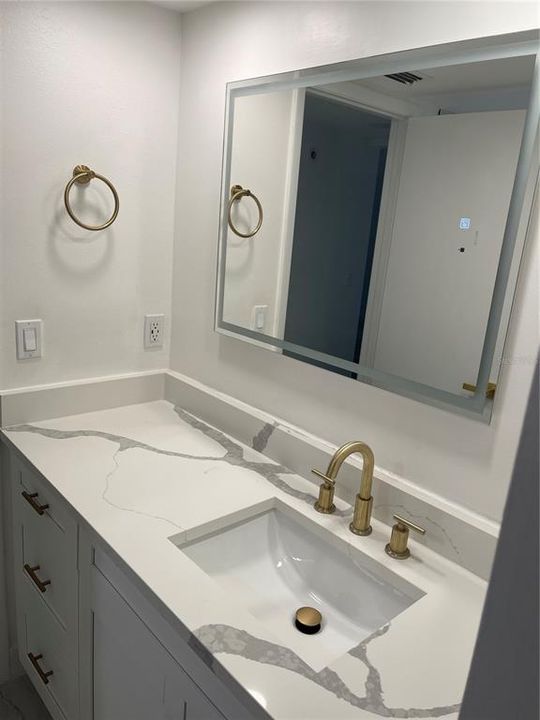 En Venta: $199,999 (2 camas, 2 baños, 1217 Pies cuadrados)