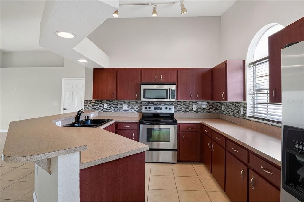 En Venta: $345,000 (3 camas, 2 baños, 1483 Pies cuadrados)