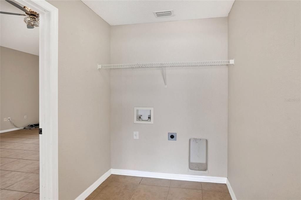 En Venta: $345,000 (3 camas, 2 baños, 1483 Pies cuadrados)