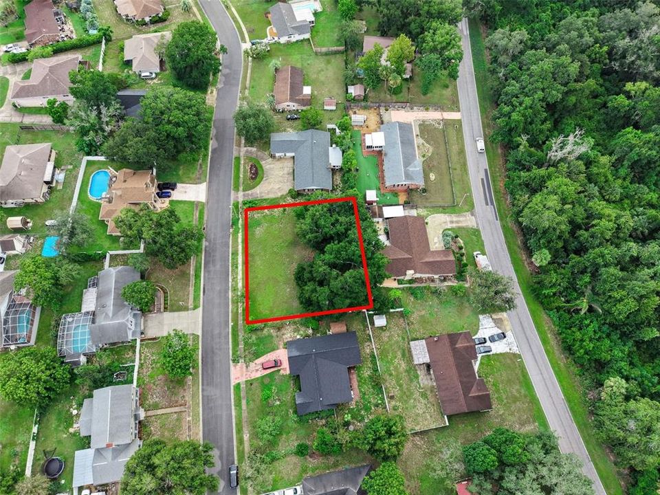 На продажу: $69,900 (0.28 acres)