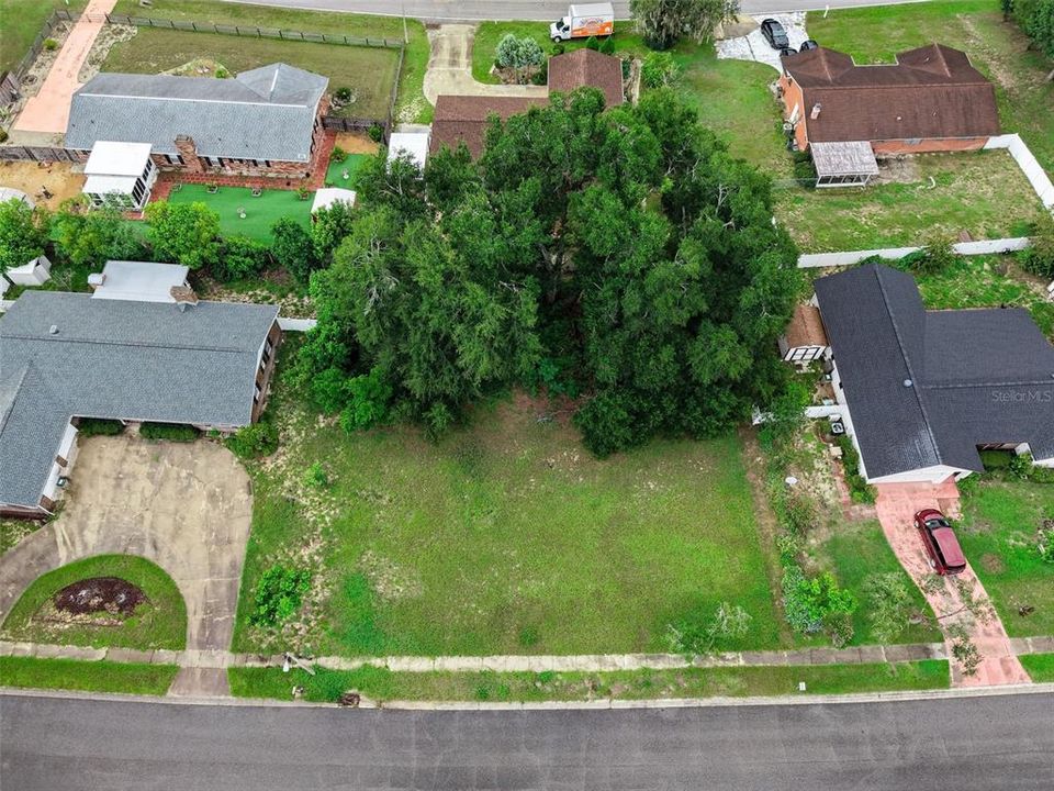 На продажу: $69,900 (0.28 acres)