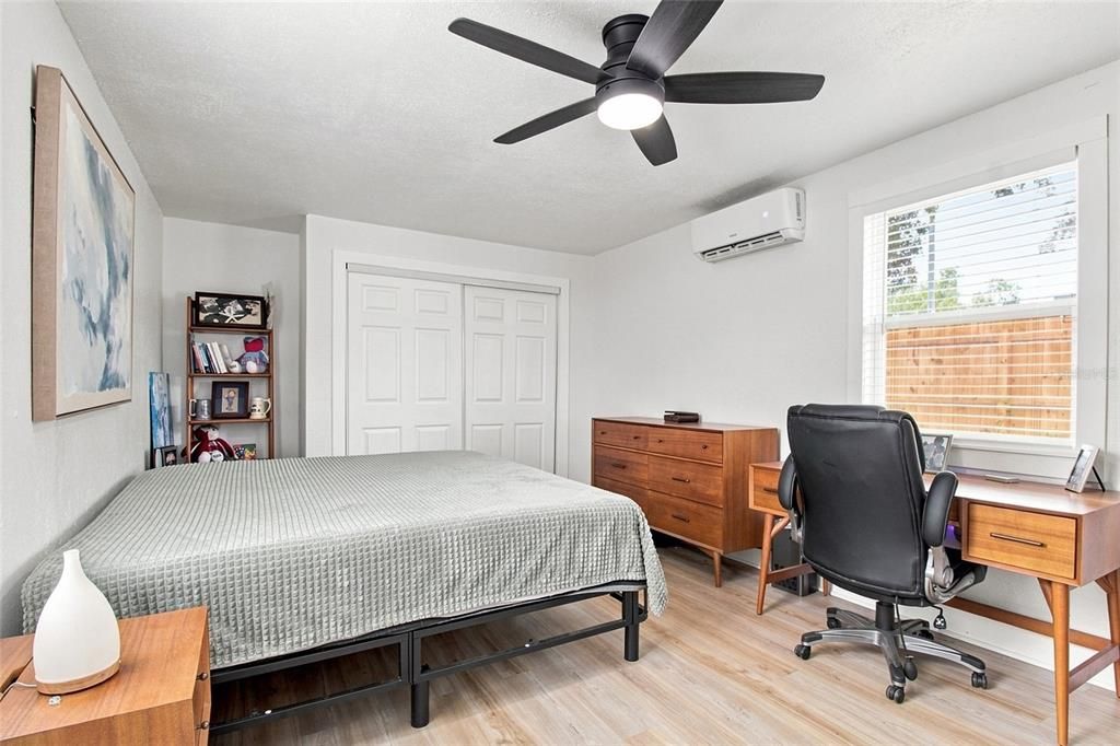 Activo con contrato: $350,000 (3 camas, 2 baños, 1152 Pies cuadrados)