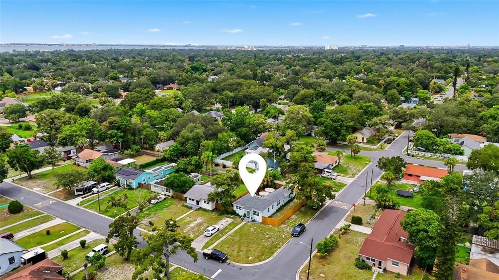 Activo con contrato: $350,000 (3 camas, 2 baños, 1152 Pies cuadrados)