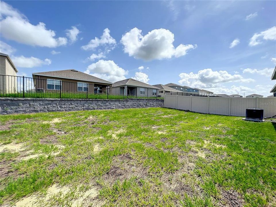 На продажу: $335,000 (4 спален, 2 ванн, 1851 Квадратных фут)