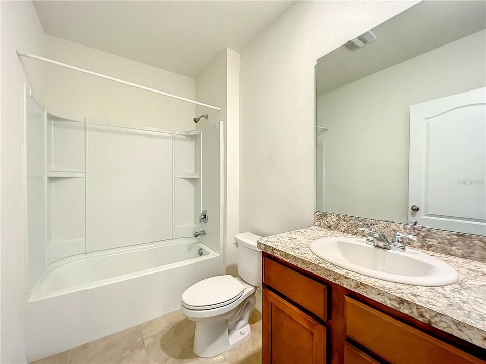 На продажу: $335,000 (4 спален, 2 ванн, 1851 Квадратных фут)