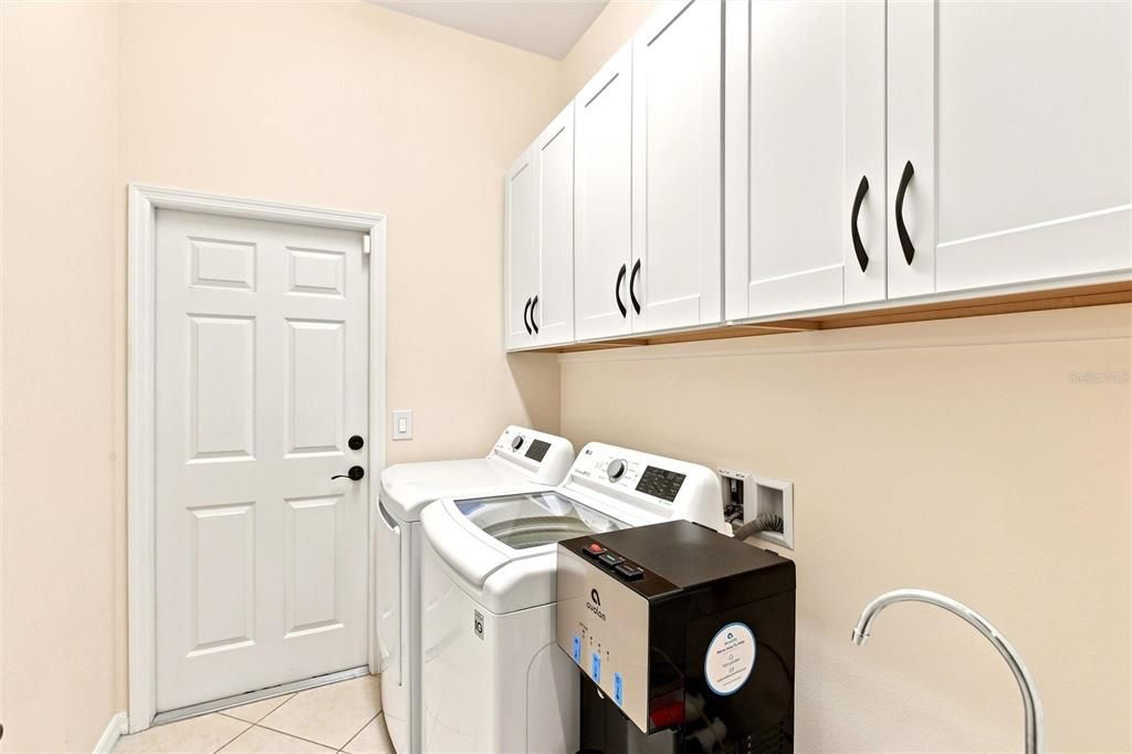 For Sale: $729,000 (4 beds, 3 baths, 2425 Square Feet)