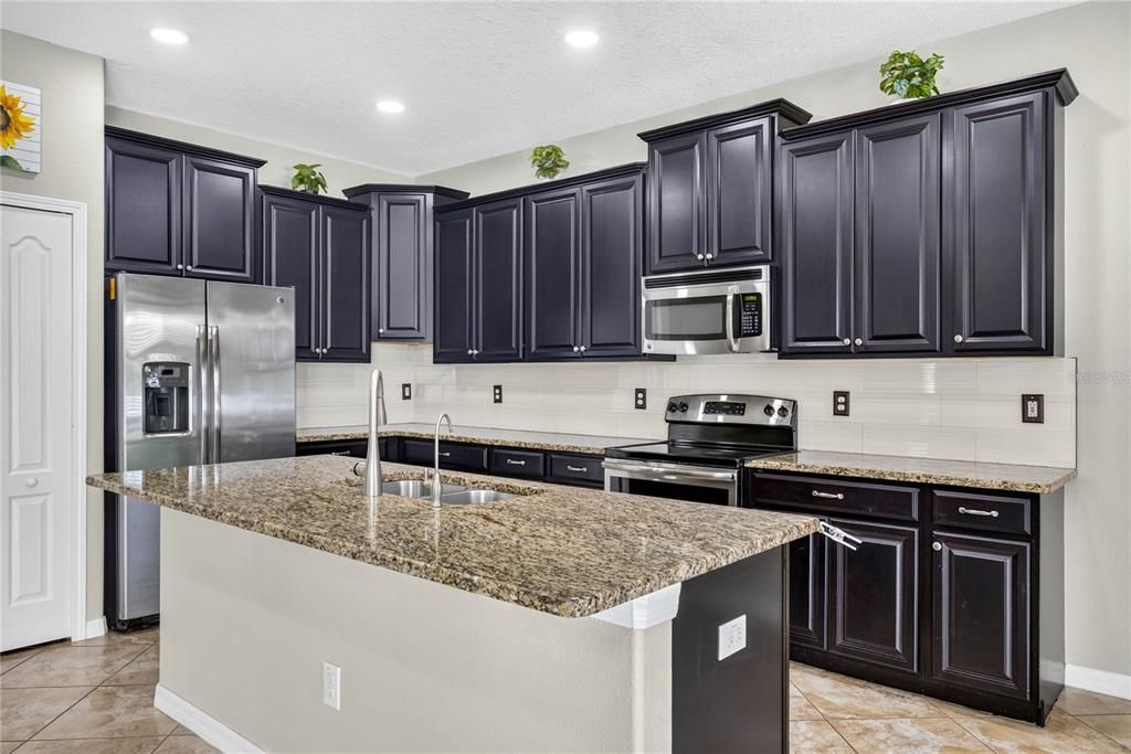En Venta: $529,000 (4 camas, 3 baños, 2529 Pies cuadrados)