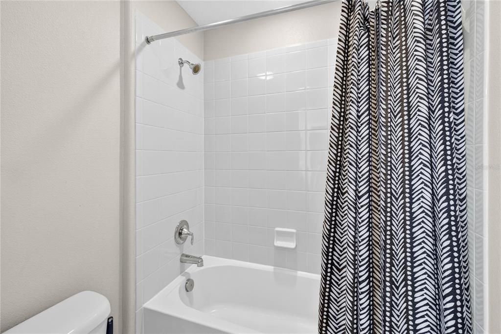 En Venta: $529,000 (4 camas, 3 baños, 2529 Pies cuadrados)