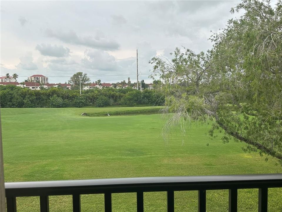 For Rent: $2,400 (2 beds, 2 baths, 890 Square Feet)