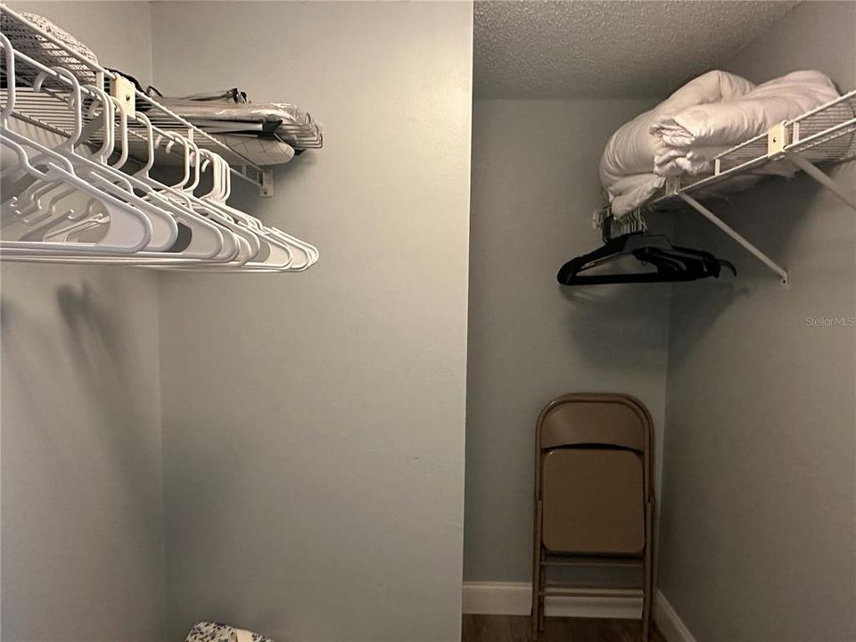 For Rent: $2,400 (2 beds, 2 baths, 890 Square Feet)