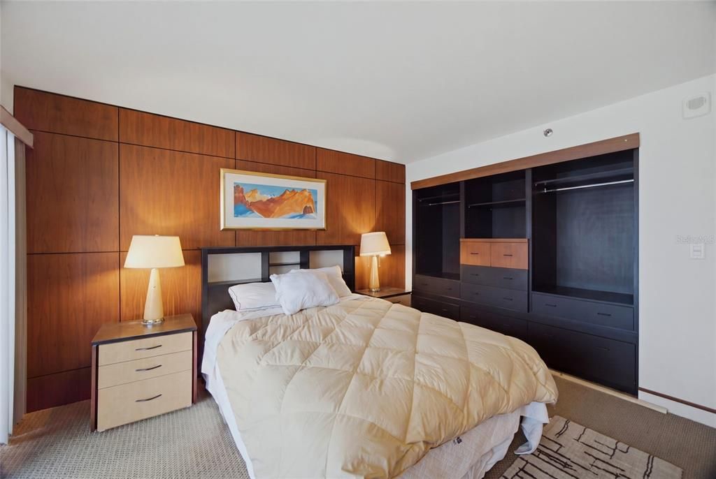 For Sale: $739,900 (2 beds, 2 baths, 1209 Square Feet)