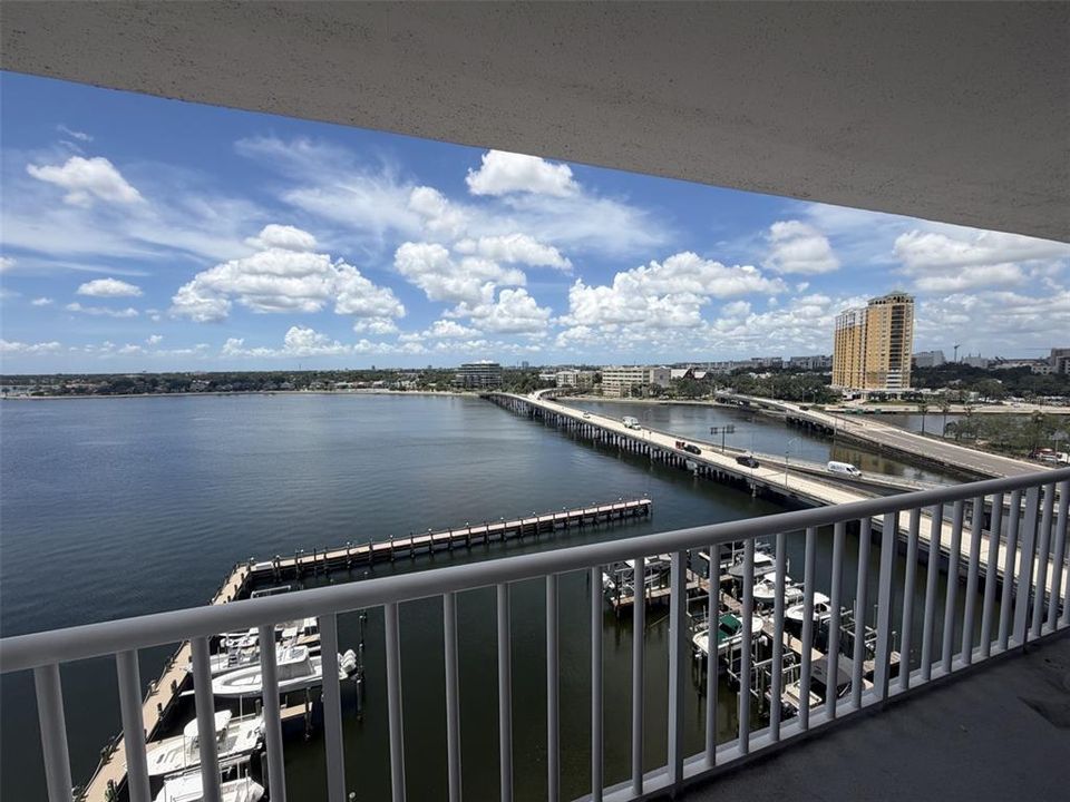 For Sale: $739,900 (2 beds, 2 baths, 1209 Square Feet)