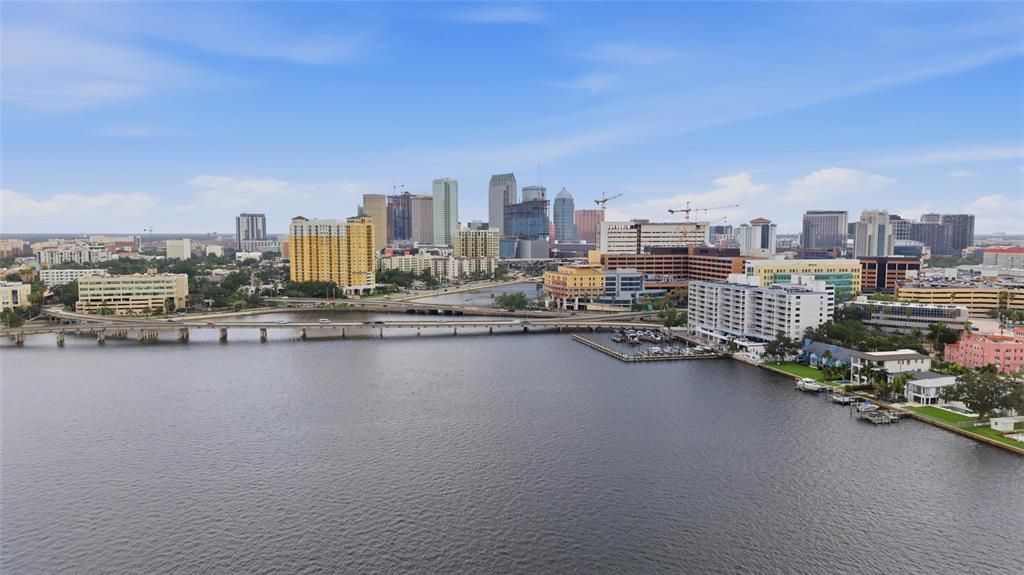 For Sale: $739,900 (2 beds, 2 baths, 1209 Square Feet)