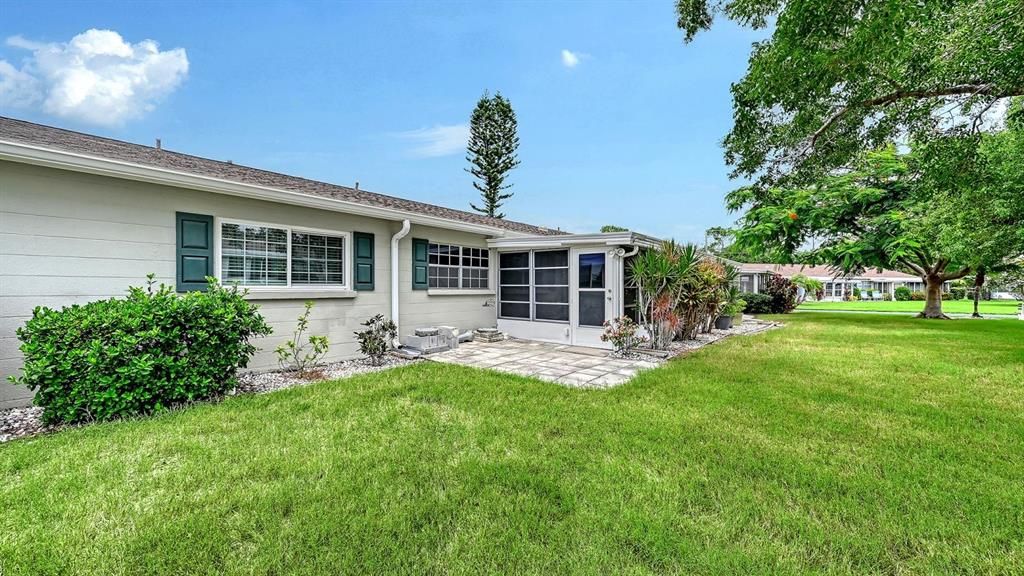 For Sale: $168,500 (2 beds, 2 baths, 972 Square Feet)