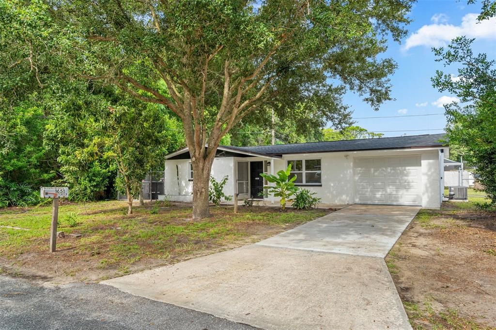 For Sale: $214,000 (2 beds, 2 baths, 864 Square Feet)
