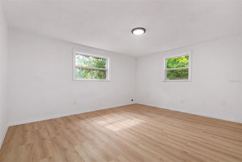 For Sale: $214,000 (2 beds, 2 baths, 864 Square Feet)