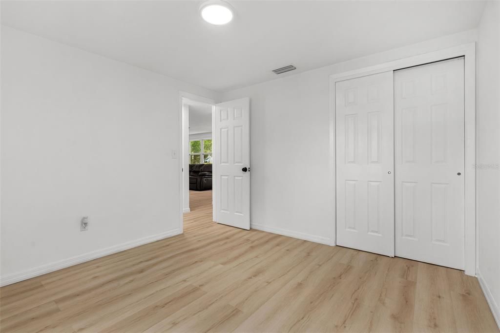 For Sale: $214,000 (2 beds, 2 baths, 864 Square Feet)