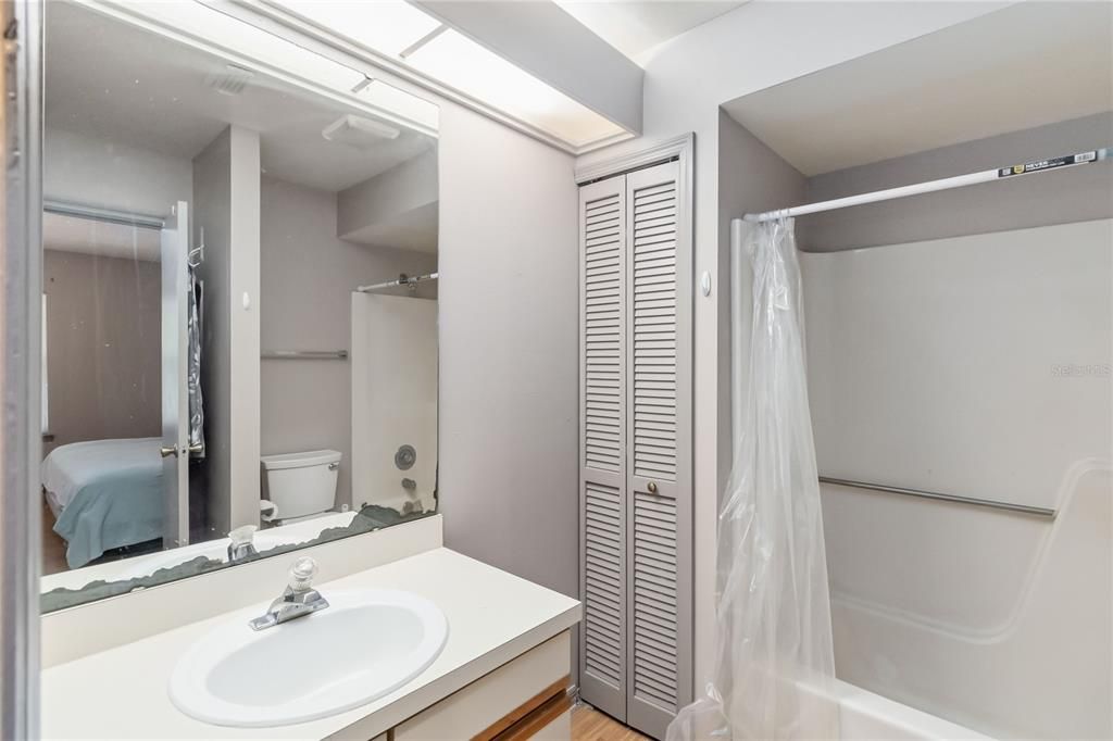 For Sale: $234,900 (2 beds, 2 baths, 1166 Square Feet)
