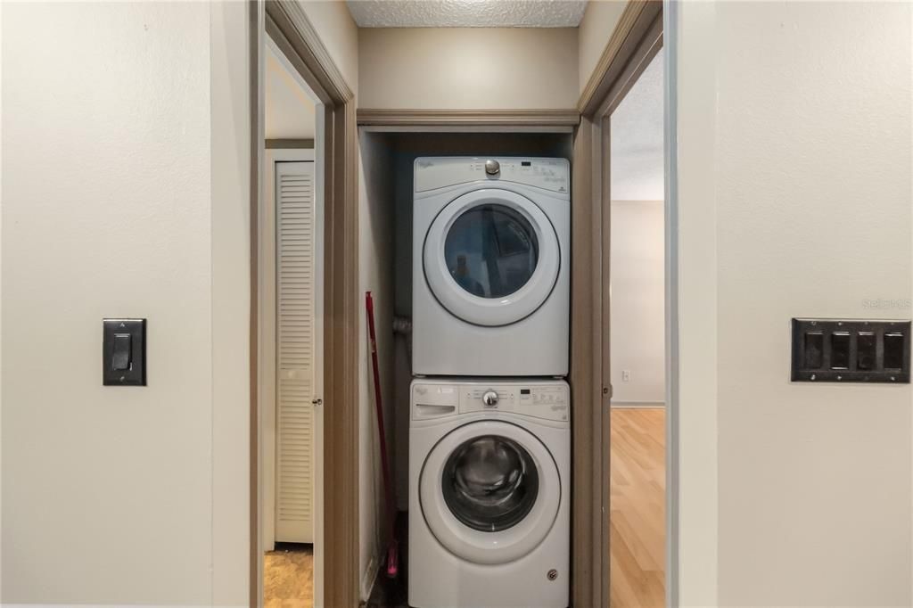 For Sale: $234,900 (2 beds, 2 baths, 1166 Square Feet)