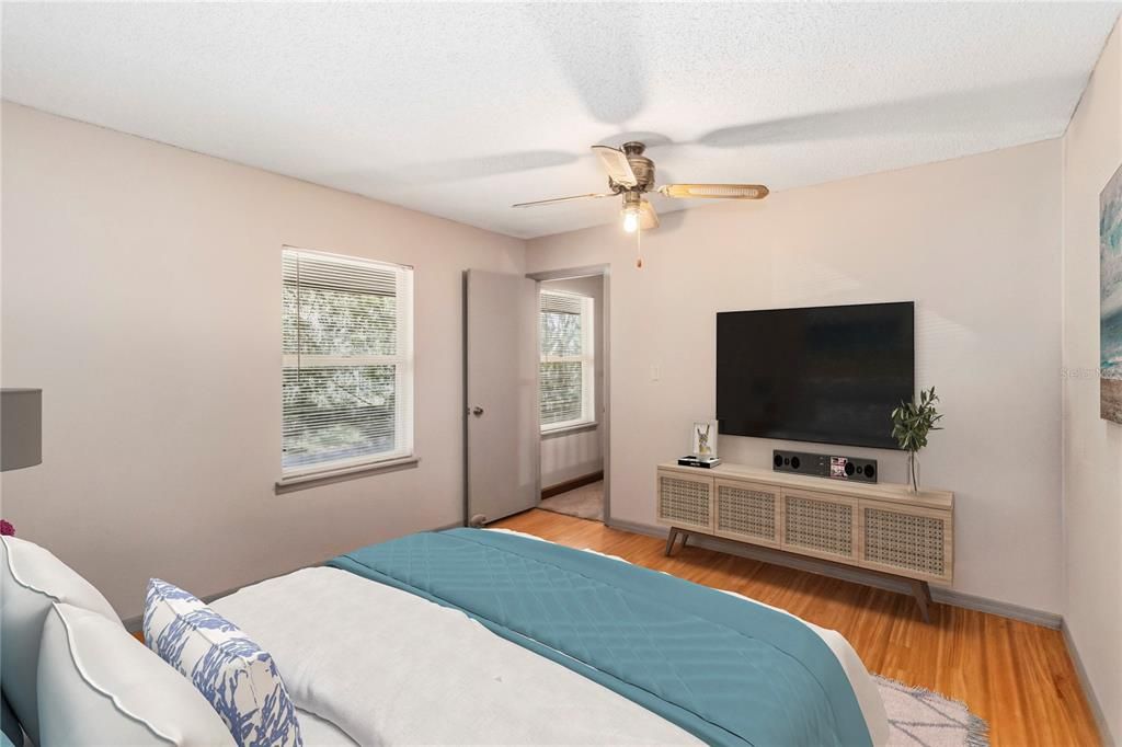 For Sale: $234,900 (2 beds, 2 baths, 1166 Square Feet)