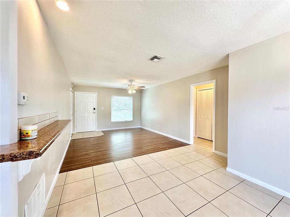 For Rent: $1,650 (2 beds, 1 baths, 1000 Square Feet)
