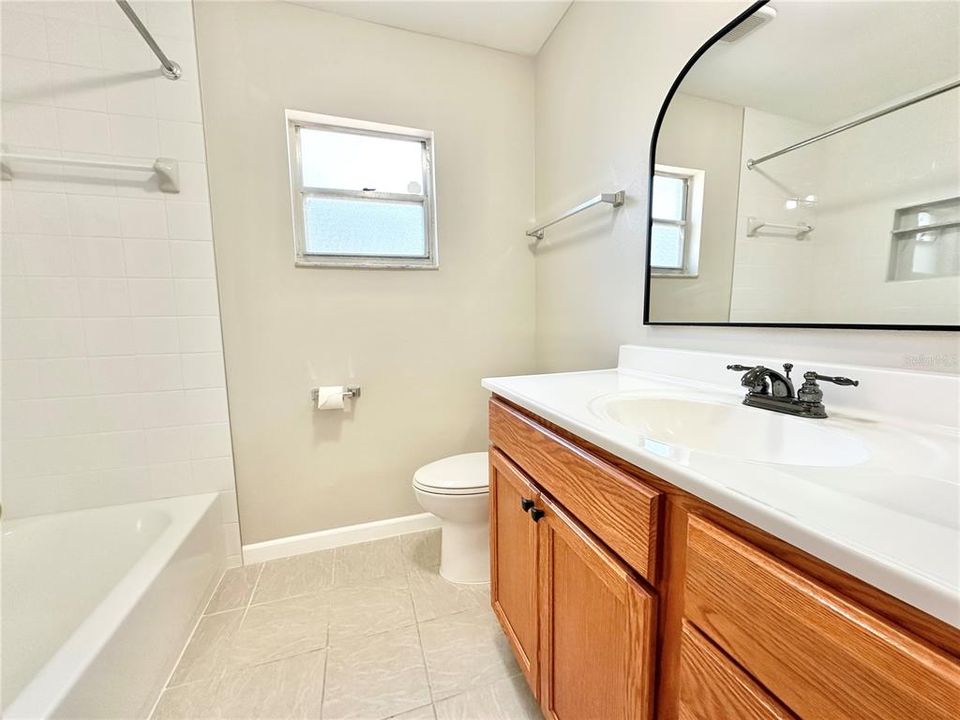 For Rent: $1,650 (2 beds, 1 baths, 1000 Square Feet)